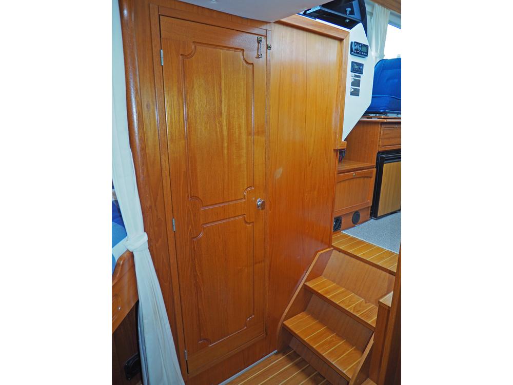 Cabin en avant, H&eacute;bergements